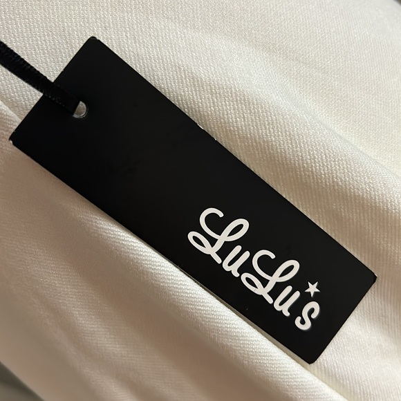 Lulu’s off white spaghetti strap fit and flare polyester dress, deep V-neck, XS - Picture 5 of 6